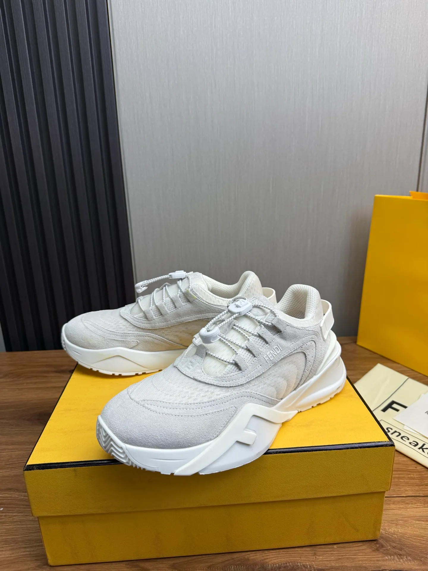 Men's men's shoes 💰560💰 Fendi [Fendi] hot style is on the market 🔥Fashionable casual men's shoes 🔱 Made of original brand fly knit fabric. Original cowhide + breathable mesh lining + sheepskin feet. Perfect shape and top quality, you deserve it 🔜Original rubber outsole, ultra-light, non-slip and wear-resistant 👣 Standard size 38-44